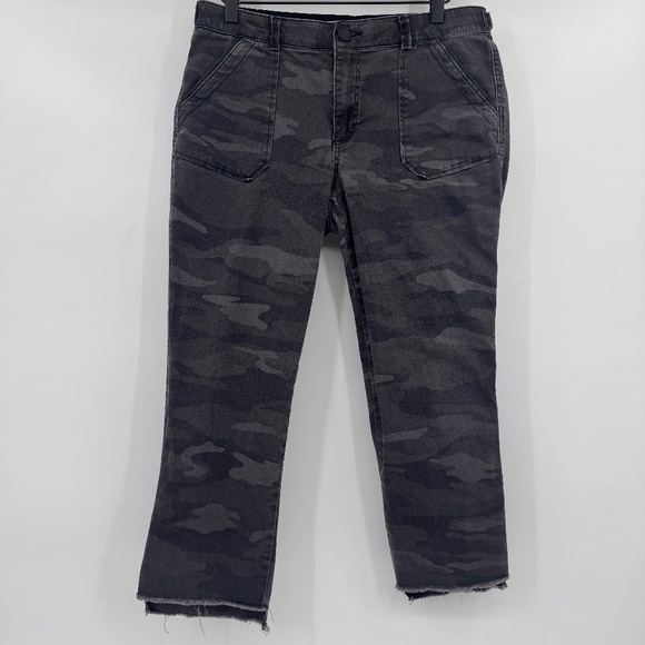Democracy Jeans Women 8 Black Camo Faded Ab Technology Cropped Stretch Raw Hem - Picture 1 of 14